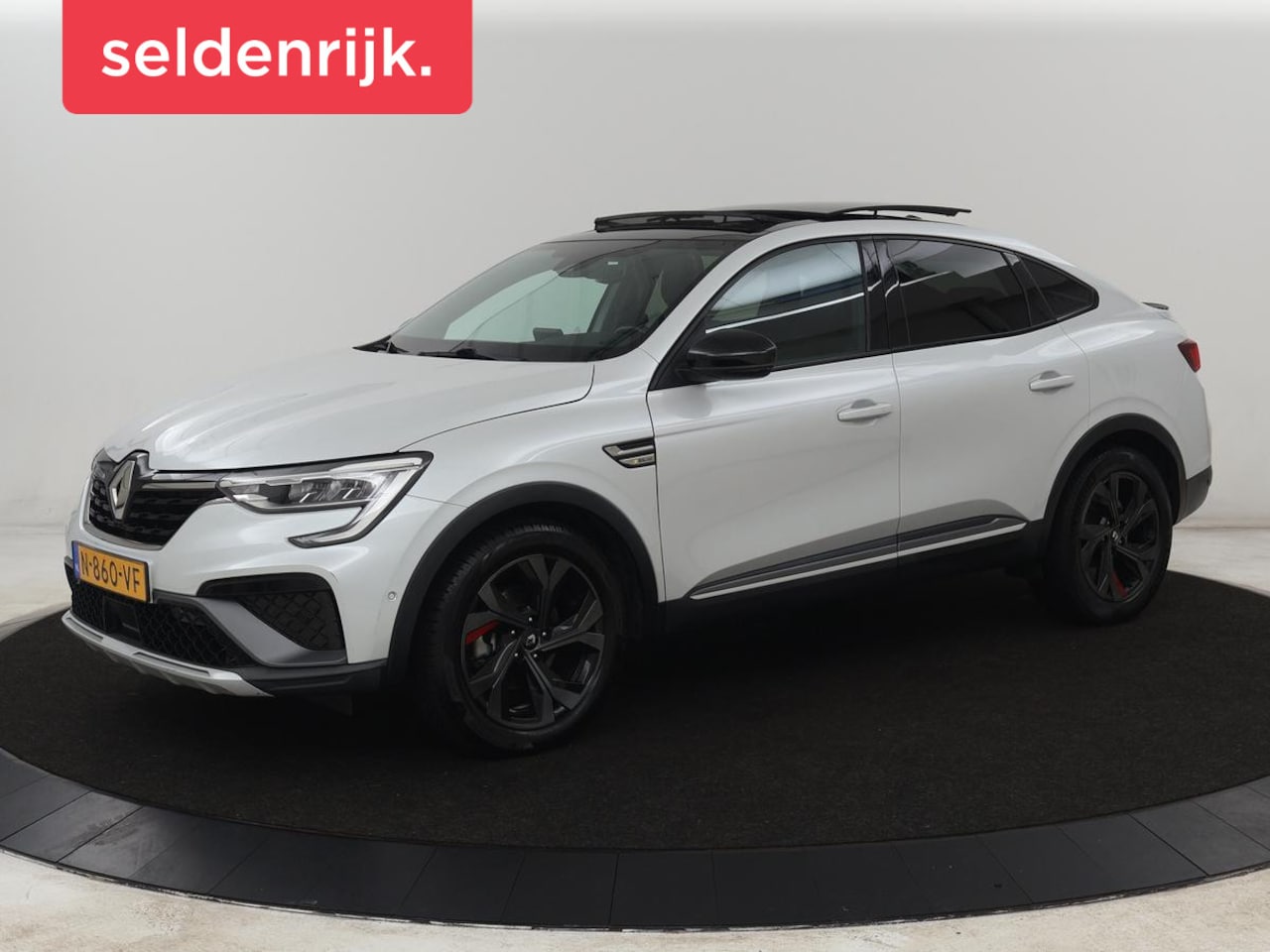 Renault Arkana - 1.6 E-Tech Hybrid 145 R.S. Line | Panoramadak | Leder/Alcantara | Trekhaak | Stoelverwarmi - AutoWereld.nl