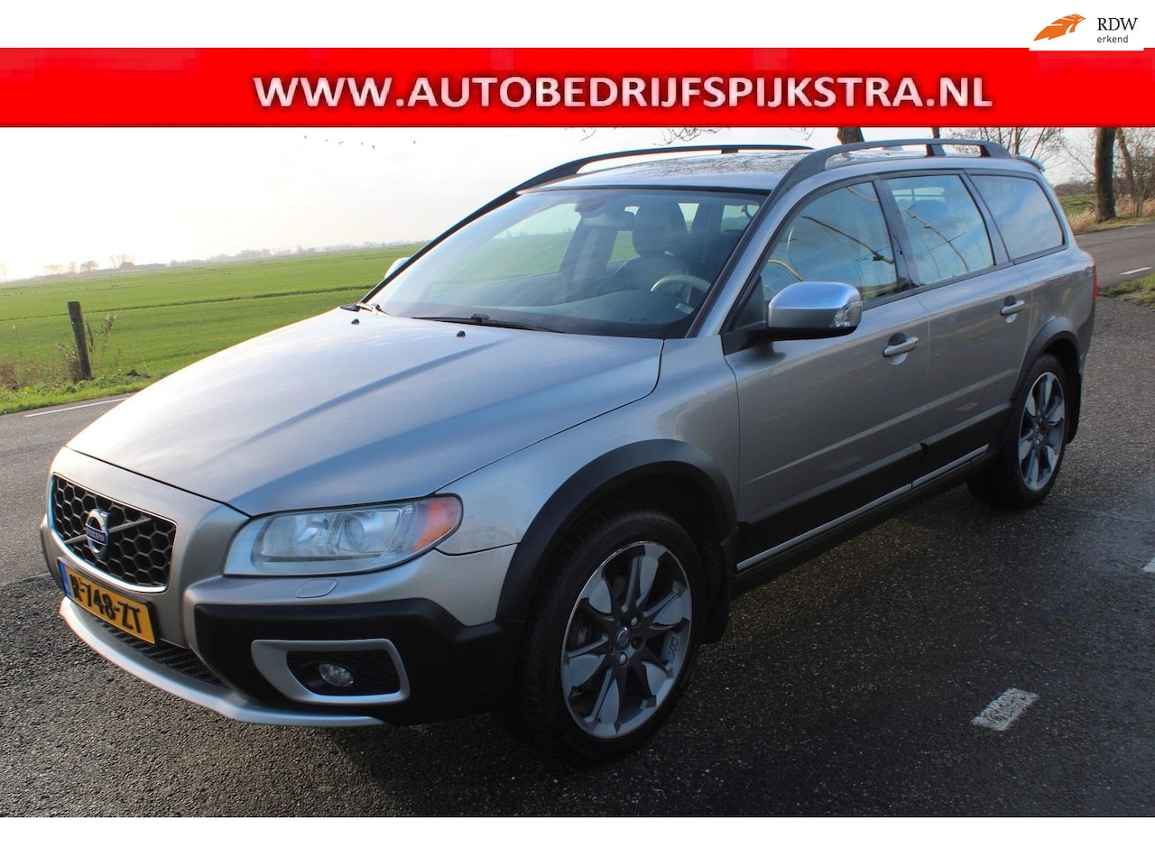 Volvo XC70 - 3.2 AUTOMAAT // AWD / LEER / TREKHAAK // - AutoWereld.nl