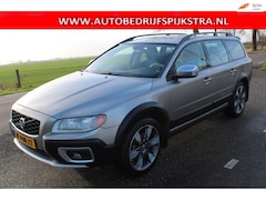 Volvo XC70 - 3.2 AUTOMAAT // AWD / LEER / TREKHAAK //