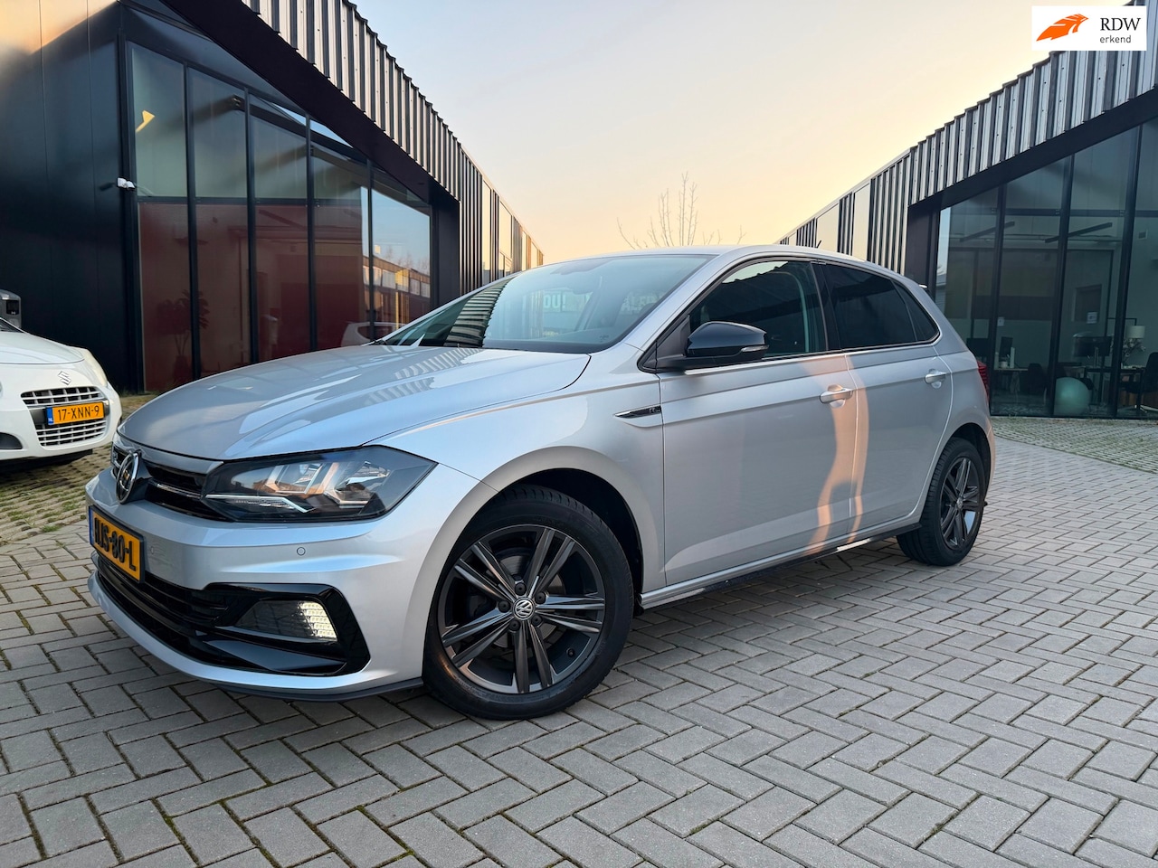 Volkswagen Polo - 1.0 TSI R-Line DSG Clima Stoelvw Camera Carplay - AutoWereld.nl