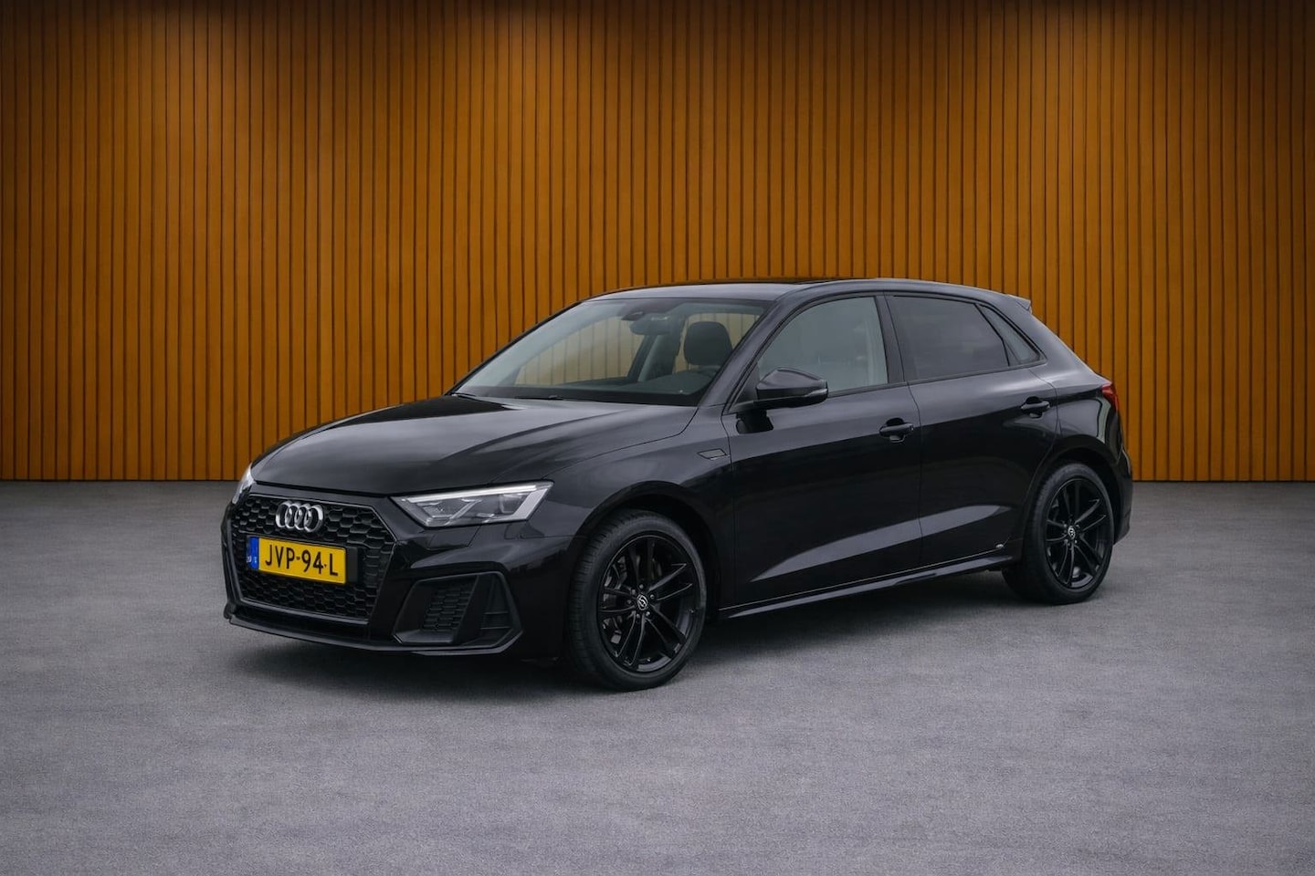 Audi A3 Sportback - 40 TFSI e Edition Automaat PDC V+A 17 inch. - AutoWereld.nl