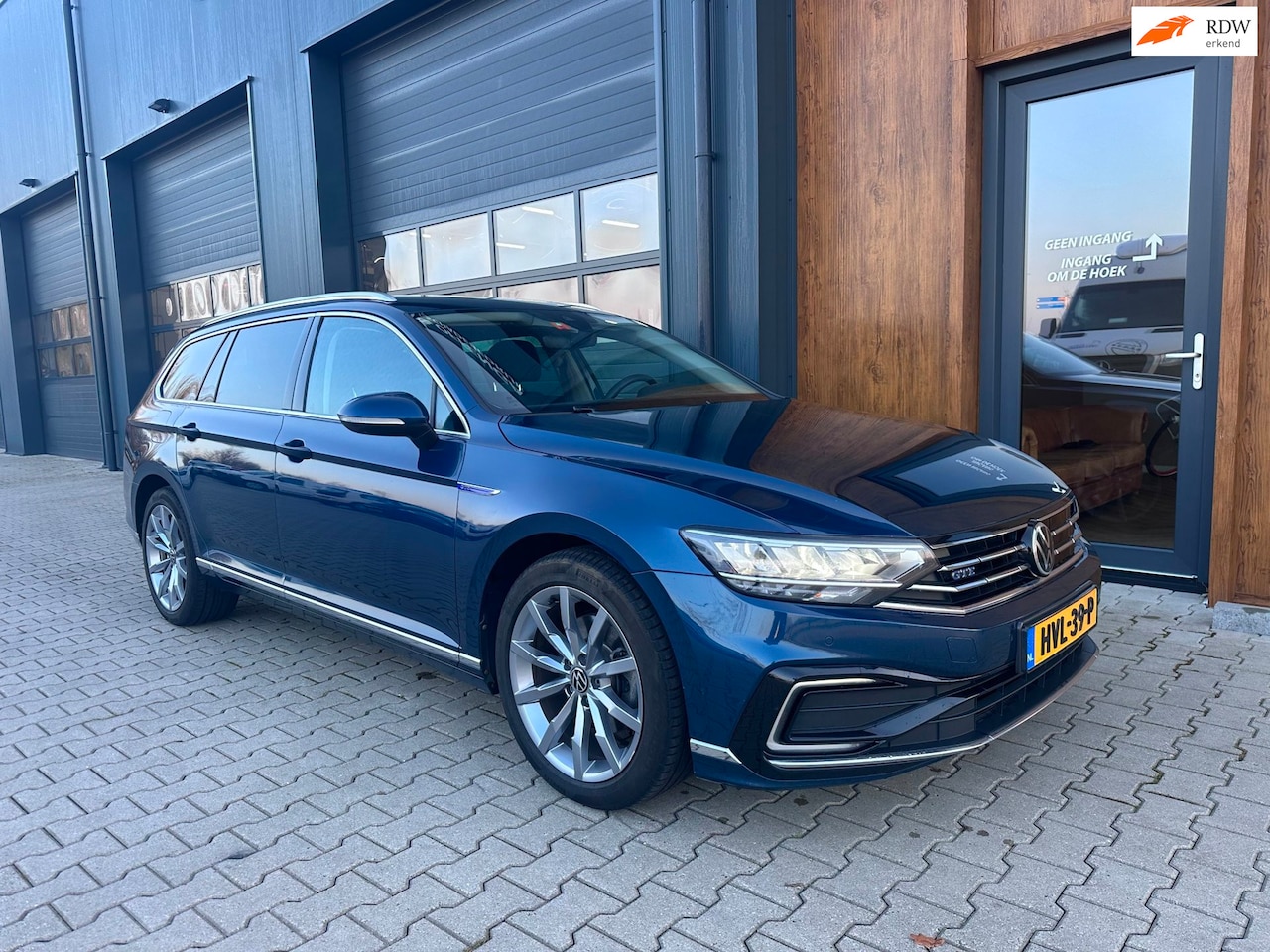Volkswagen Passat Variant - 1.4 TSI PHEV GTE trekhaak l 360 camera l stoelverwarming l virtual dash - AutoWereld.nl