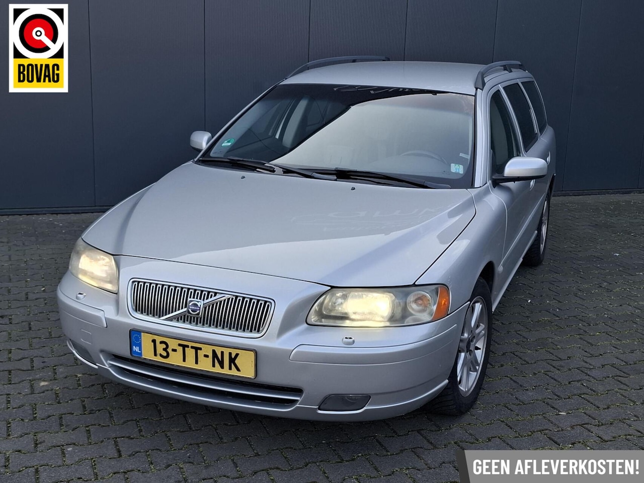 Volvo V70 - 2.0T Edition / LEDER / NAVI / TREKHAAK - AutoWereld.nl