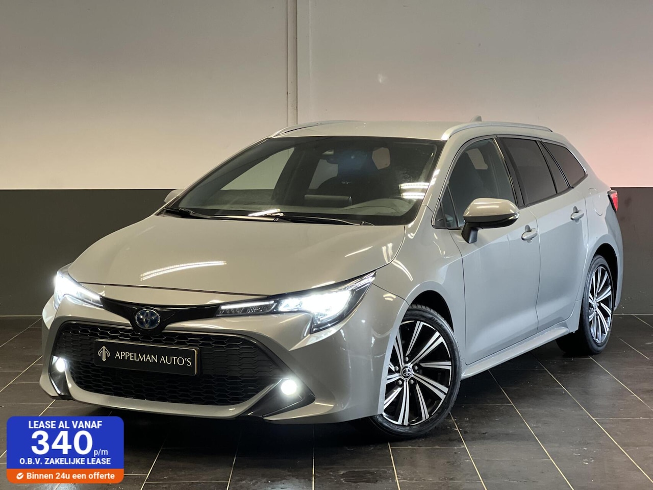 Toyota Corolla - 1.8 Hybrid Dynamic|NAP|Unieke Kleur|Stoelverw.|Virtual Cockpit|Camera| - AutoWereld.nl