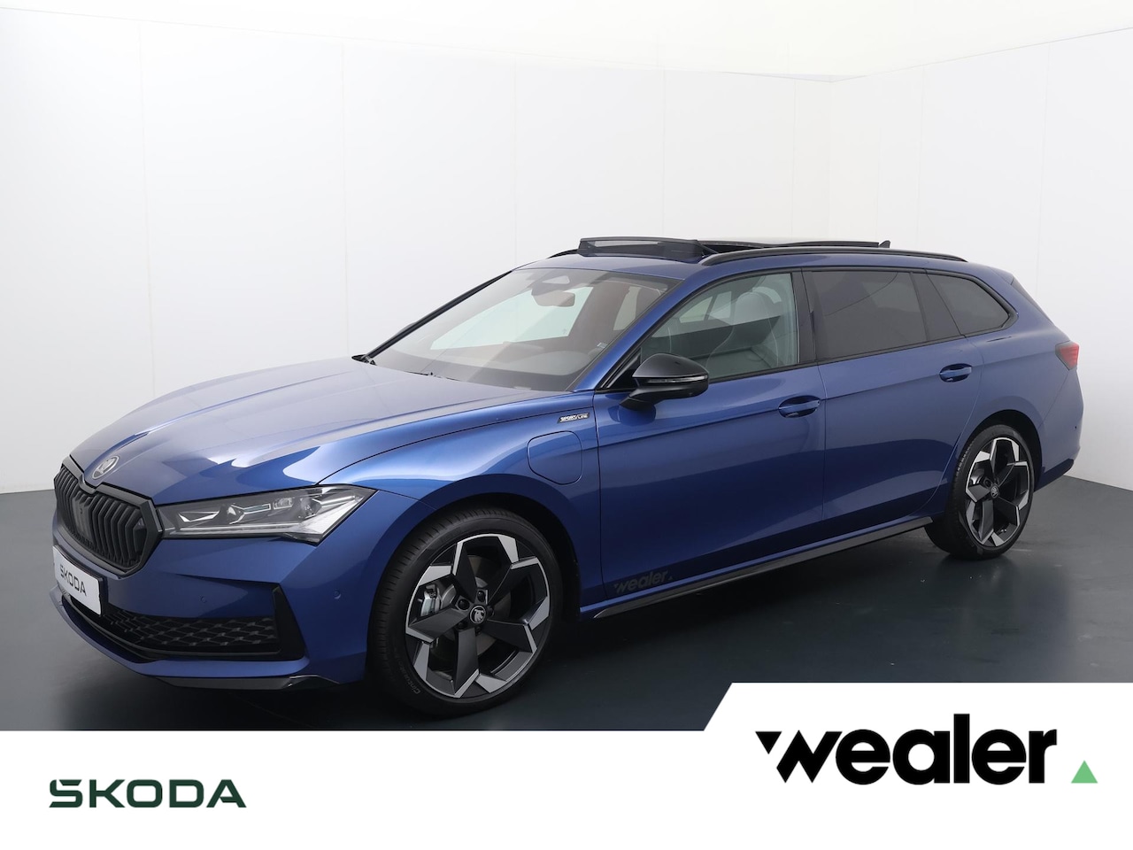 Skoda Superb Combi - Sportline Business 1.5 TSI PHEV 204 PK DSG Automaat | Panorama dak | Suite Sport Leder | 1 - AutoWereld.nl
