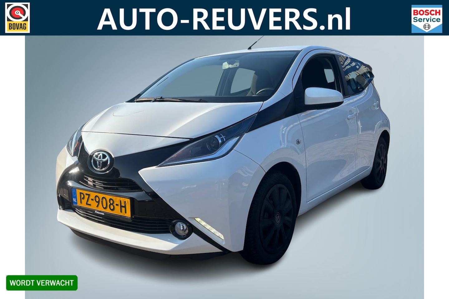 Toyota Aygo - 1.0 VVT-i x-play / Airco / 5 Deurs / Allseason - AutoWereld.nl
