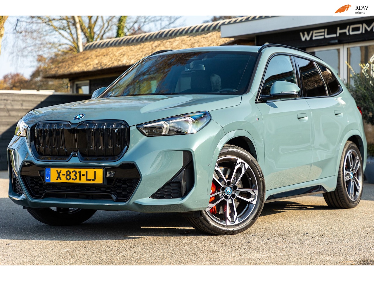 BMW iX1 - XDrive30 Launch Edition 67 kWh SOH 97.5 I M-Sport - H&K I HUD I Driving assistant Pro - AutoWereld.nl