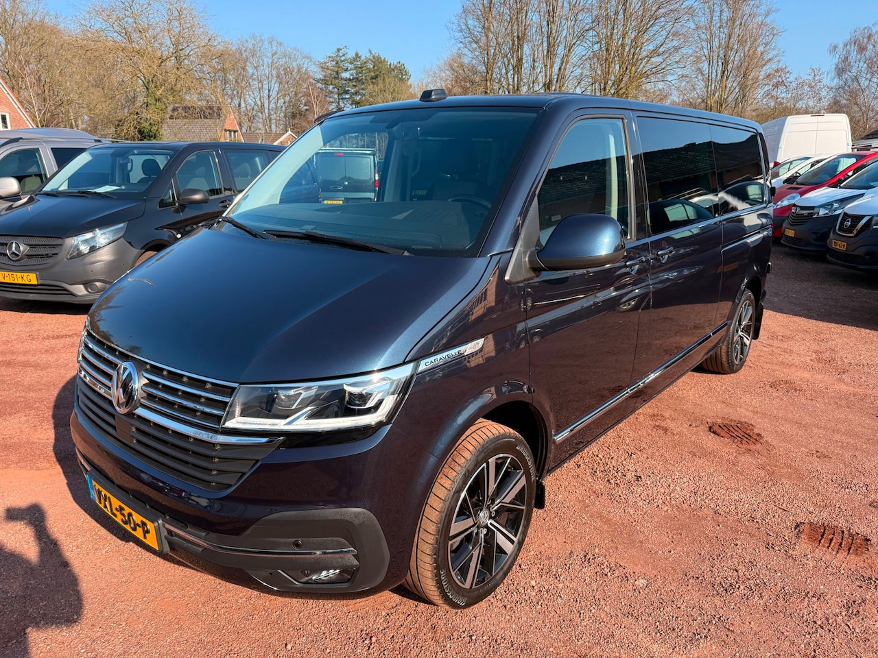 Volkswagen Transporter Caravelle - DC luxe vol optie leder ect. (dikker dan Bulli) - AutoWereld.nl