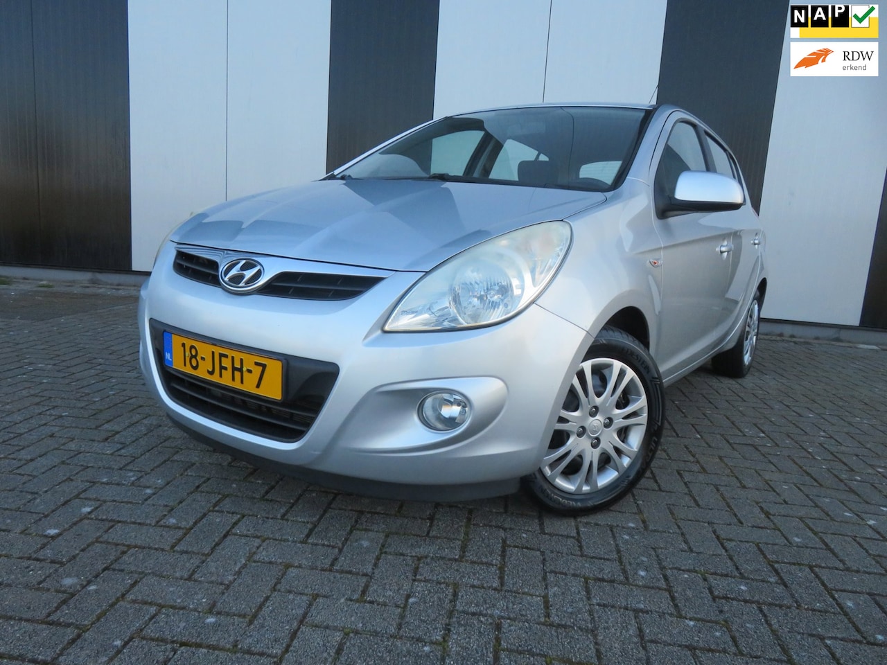 Hyundai i20 - 1.2i DynamicVersion 1.2i DynamicVersion - AutoWereld.nl