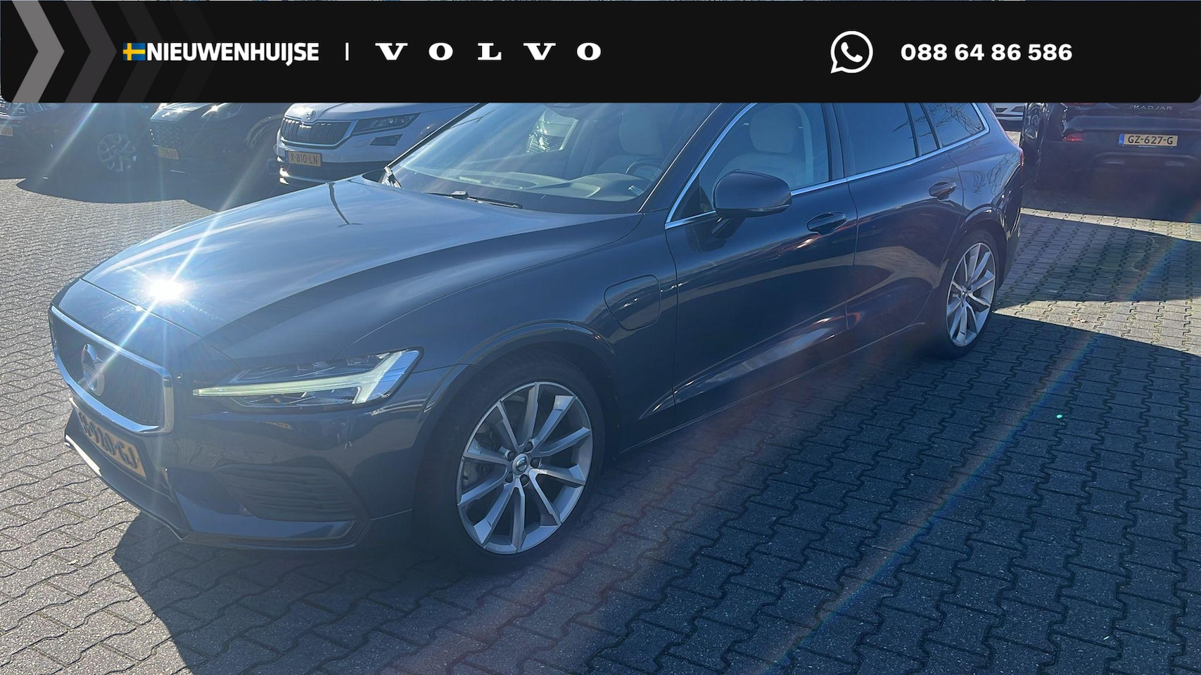 Volvo V60 - 2.0 T6 Twin Engine AWD Momentum Pro | Adaptieve Cruise Control | Leder | Stoel en Stuurver - AutoWereld.nl
