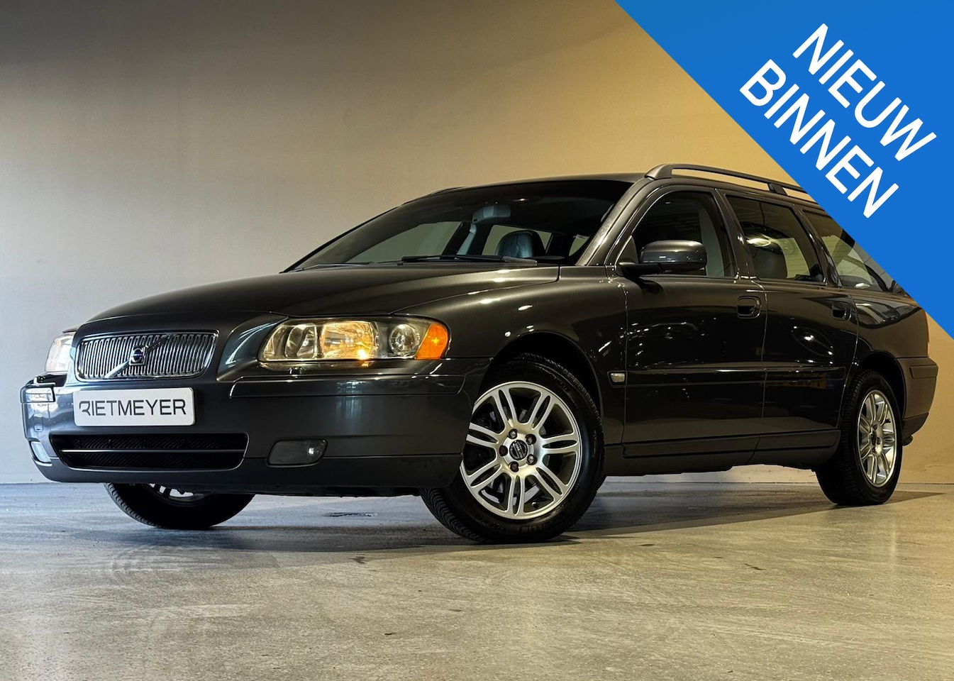 Volvo V70 - 2.4 Edition II |Stoelverw. |Camera |Trekhaak |Leder - AutoWereld.nl