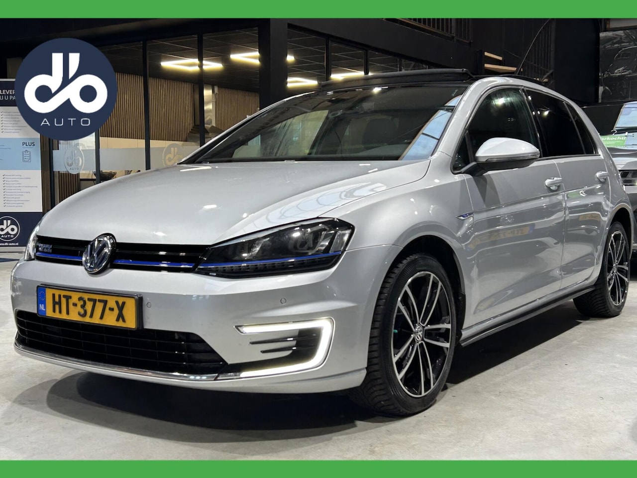 Volkswagen Golf - 1.4 TSI GTE PANO I NAVI + CAMERA I STOEL V.W. I ZEER GOED ONDERHOUDEN - AutoWereld.nl