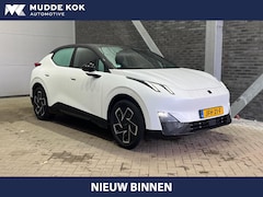 Lynk & Co 02 - Core 66 kWh | Trekhaak | Panoramadak | Camera | ACC