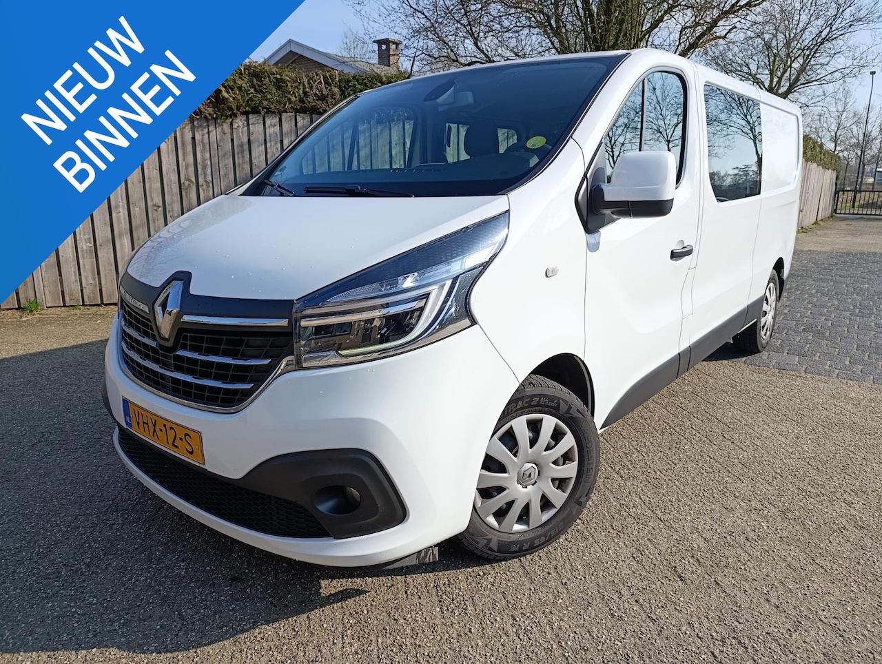 Renault Trafic - 2.0 dCi 120 T29 L2H1 DC Work Edition AIRCO | CRUISE CONTROL - AutoWereld.nl