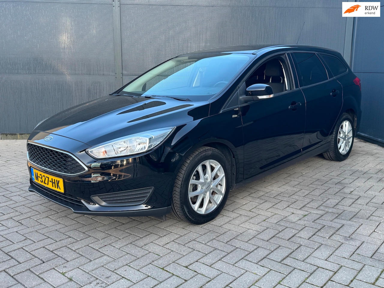 Ford Focus Wagon - 1.0i Pdc / 98.000 km !!! - AutoWereld.nl