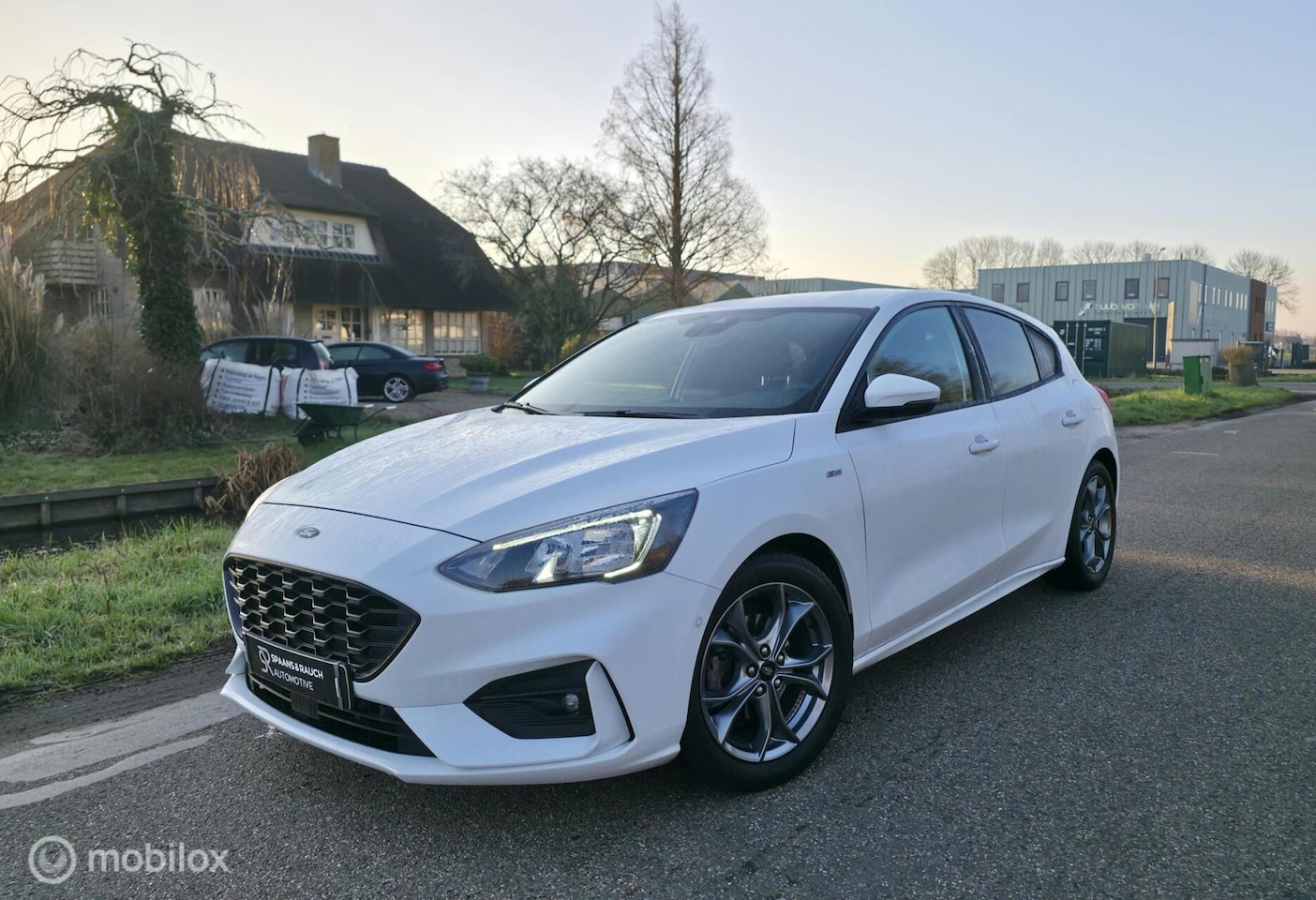 Ford Focus - 1.0 EcoBoost ST-Line / Navi / Camera / Carplay - AutoWereld.nl