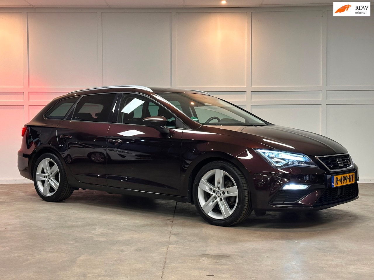 SEAT Leon ST - 1.4 EcoTSI FR Business Intense / 2017 / Navi / Cruise - AutoWereld.nl