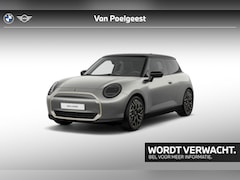 MINI Mini-Electric - Cooper 3-deurs Cooper E Favoured M 40.7 kWh | 18 inch Night Flash Spoke 2-tone | Opruiming