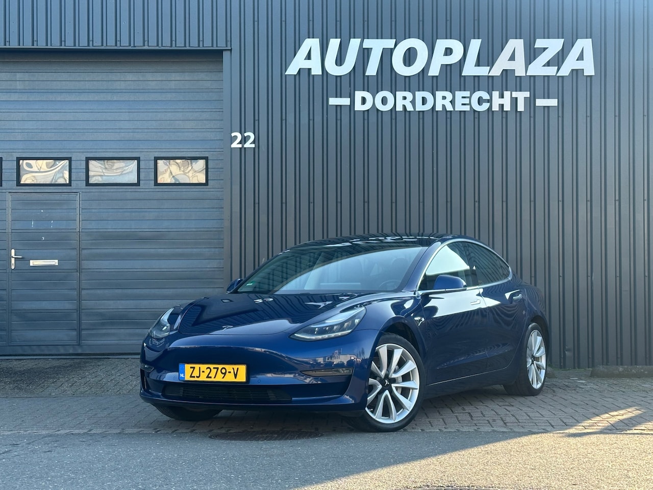 Tesla Model 3 - Long Range RWD Long Range RWD 75 kWh SOH 86.5%|TREKHAAK - AutoWereld.nl