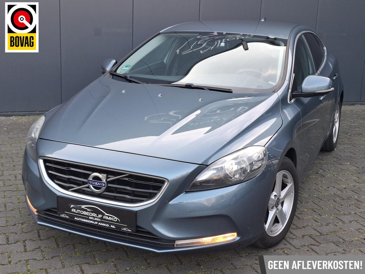 Volvo V40 - 1.6 D2 Momentum / CAMERA / CRUISE / NIEUWE APK - AutoWereld.nl