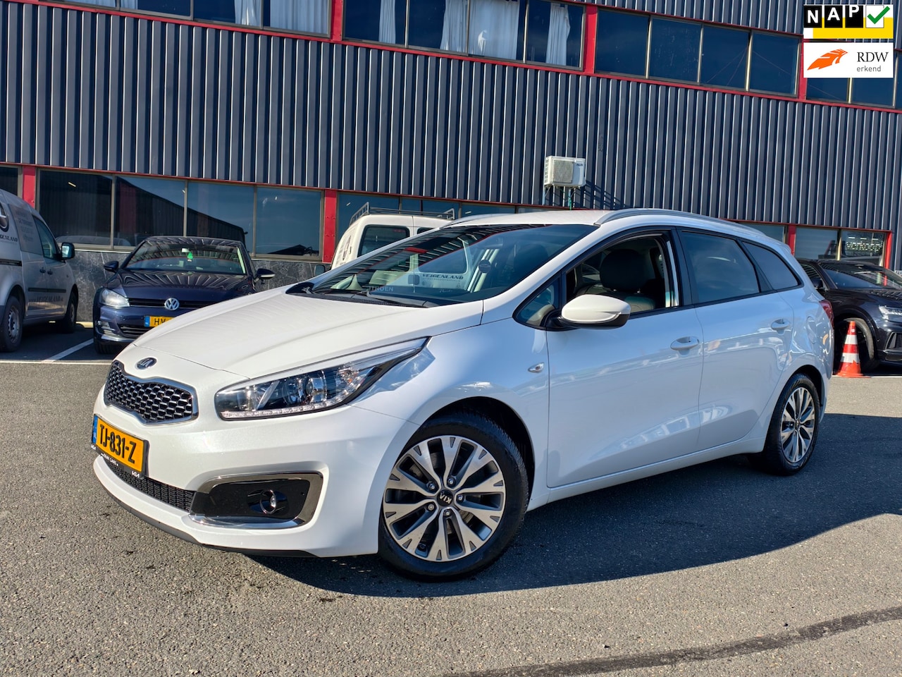 Kia Cee'd Sportswagon - 1.0 T-GDi Design Edition / NAP / CAMERA / NAVI / CARPLAY / OHB / SP VLG / - AutoWereld.nl