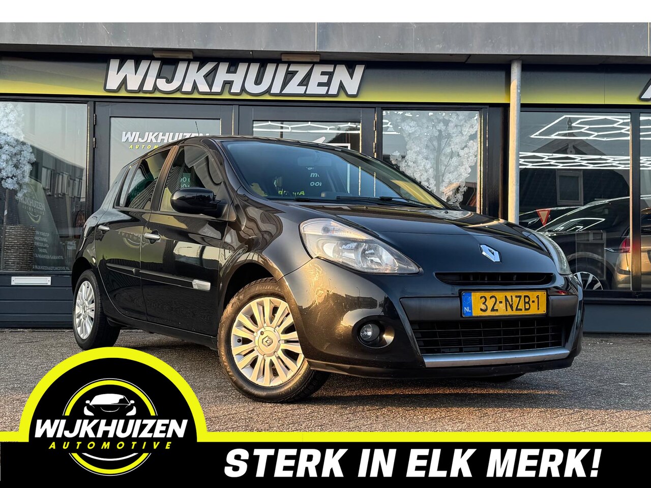 Renault Clio - 1.2 Collection met Airco !!! Navigatie !!! Cruise !!! Nap !!! - AutoWereld.nl