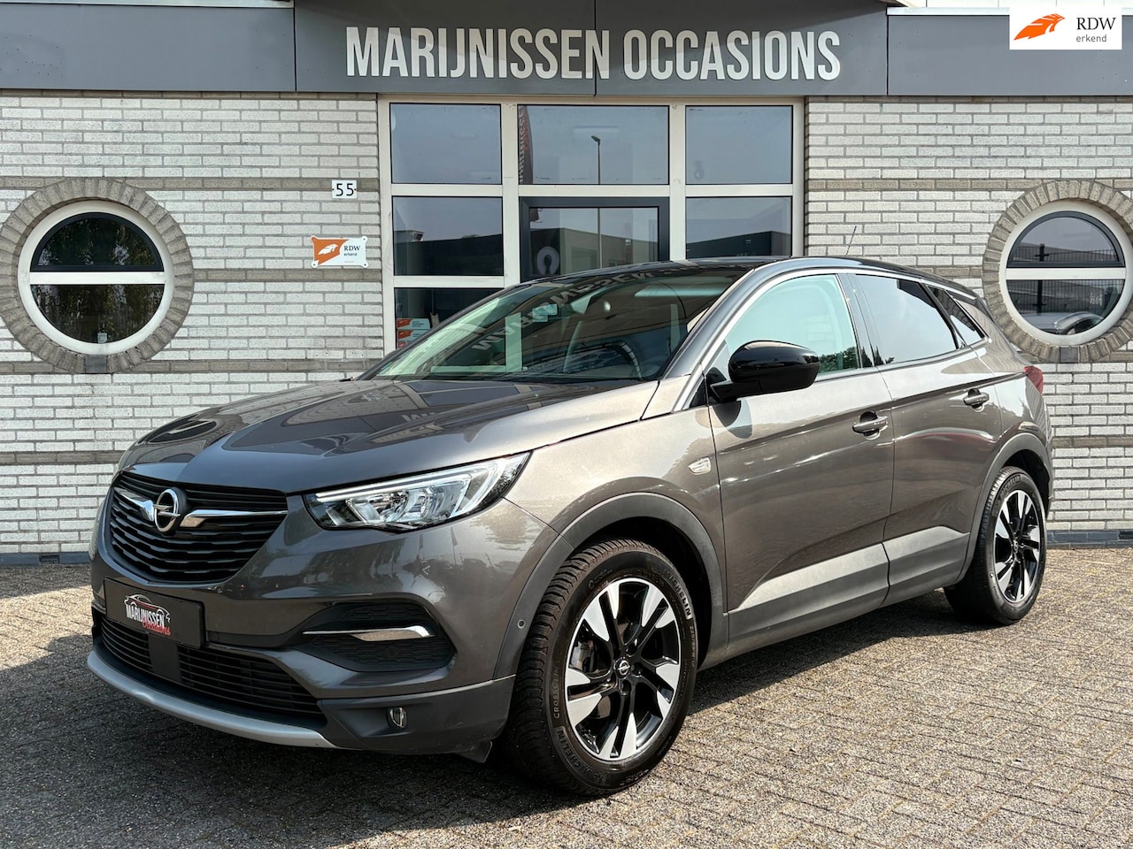 Opel Grandland X - 1.2 Turbo Innovation |CarPlay,Navi,PDC| - AutoWereld.nl