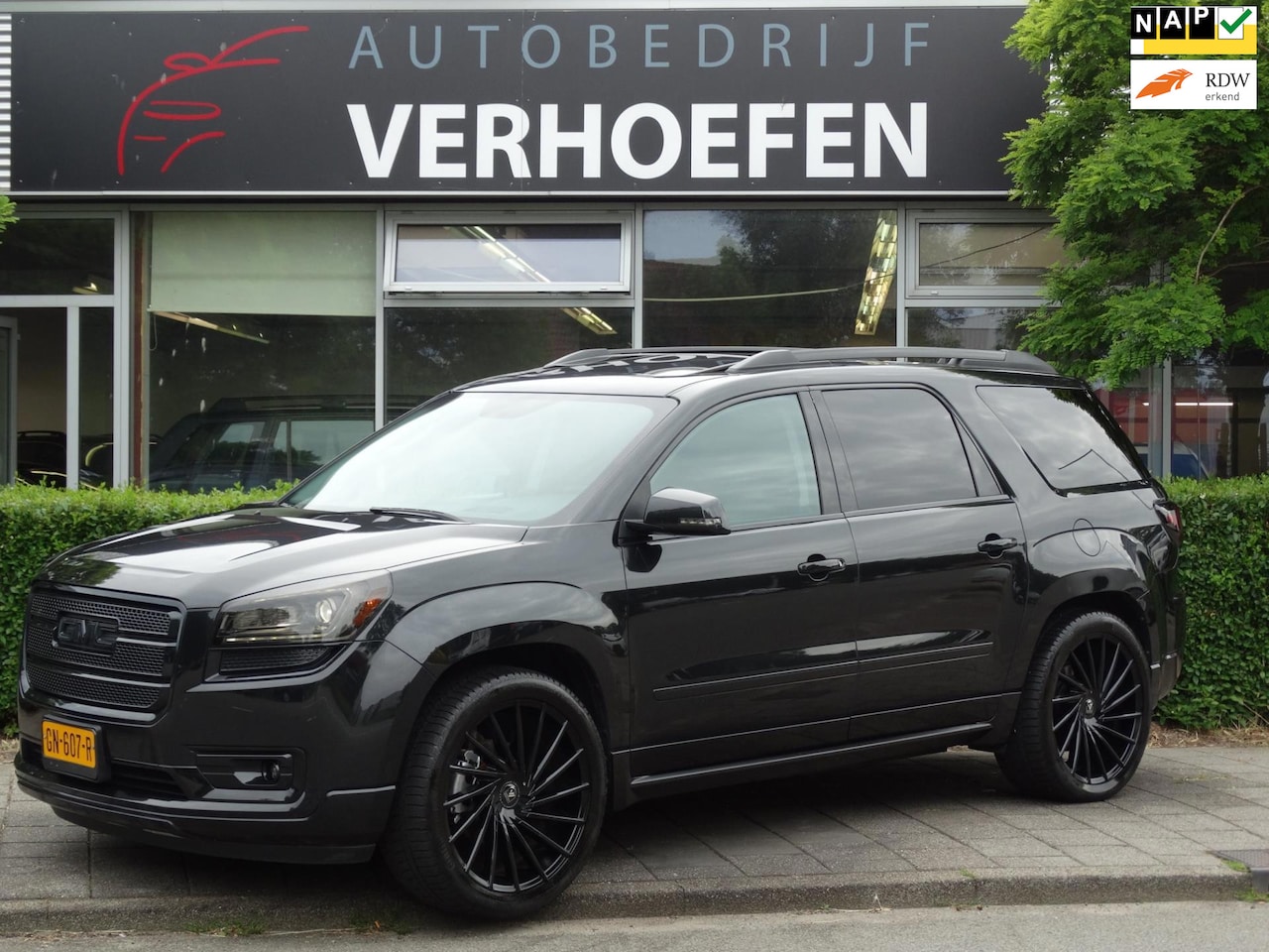 GMC Acadia - 3.6 - 7 PERS - BLACK ON BLACK - AUTOMAAT - 2X PANO - CAPTAIN CHAIRS !! - AutoWereld.nl