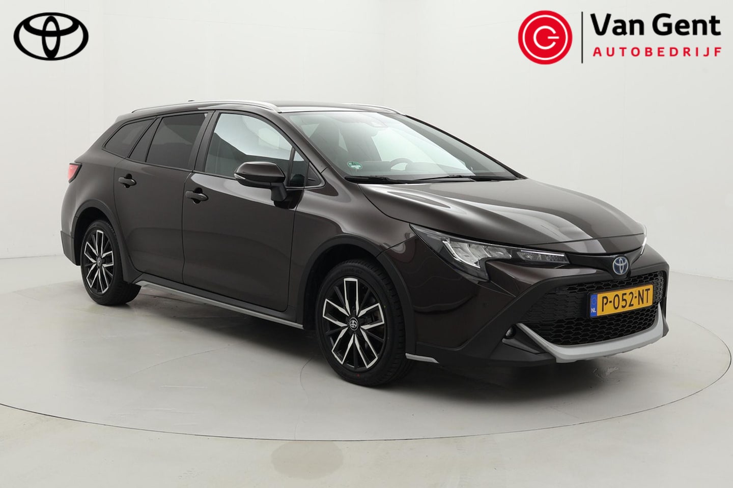 Toyota Corolla Touring Sports - 1.8 Hybrid Trek | Apple Carplay / Android Auto | Stoelverwarming | Parkeersensoren voor/ac - AutoWereld.nl