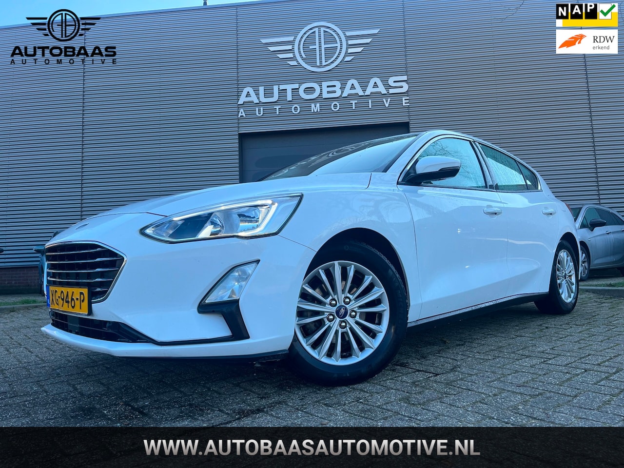 Ford Focus - 1.0 EcoBoost Titanium AUTOMAAT+NL-AUTO+NAP+1EIG+NAVI+CLIMATE CONTROL+CRUISECONTROL+PARKEER - AutoWereld.nl