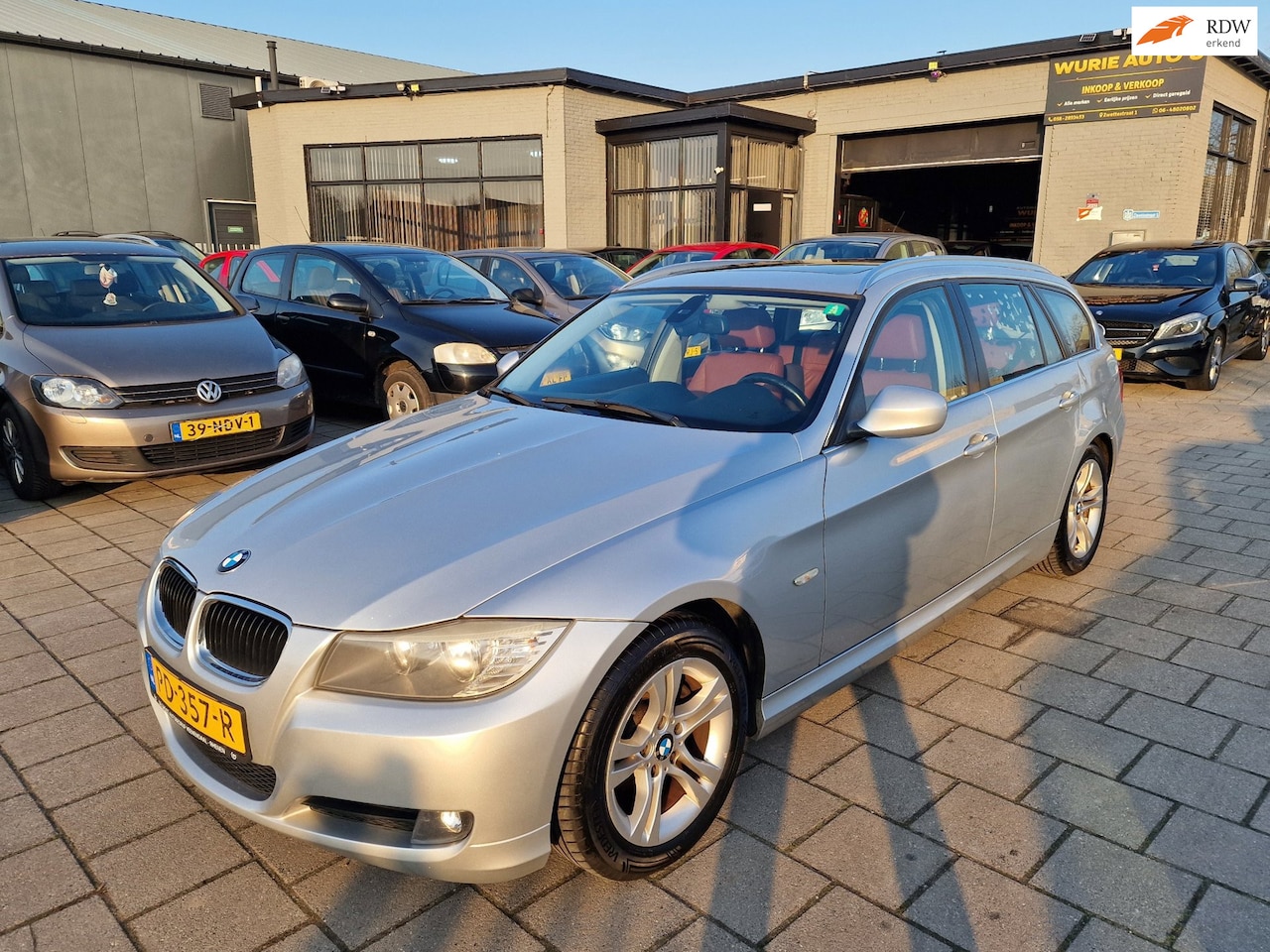 BMW 3-serie Touring - 318d Corporate Lease Luxury Line/Automaat/Apk 19-6-26 - AutoWereld.nl