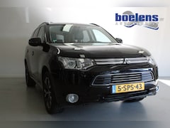 Mitsubishi Outlander - 2.0 PHEV instyle | SCHUIF-/KANTELDAK | CAMERA | STOEL-VERW | NAVIGATIE | CLIMA | 18'LMV |