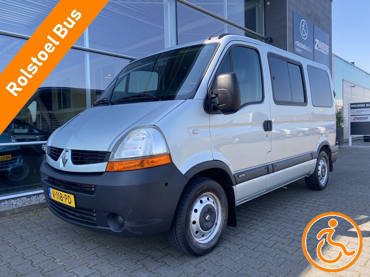 Renault Master - Rolstoelbus Side-to-Side T28 2.5 dCi L1 H1 (Mooie ruime bus met rolstoelplaats voorin!) - AutoWereld.nl
