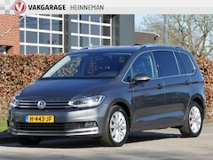 Volkswagen Touran - 1.5 TSI Highline 7persoons | achteruitrijcamera | all-season-banden | LED koplampen