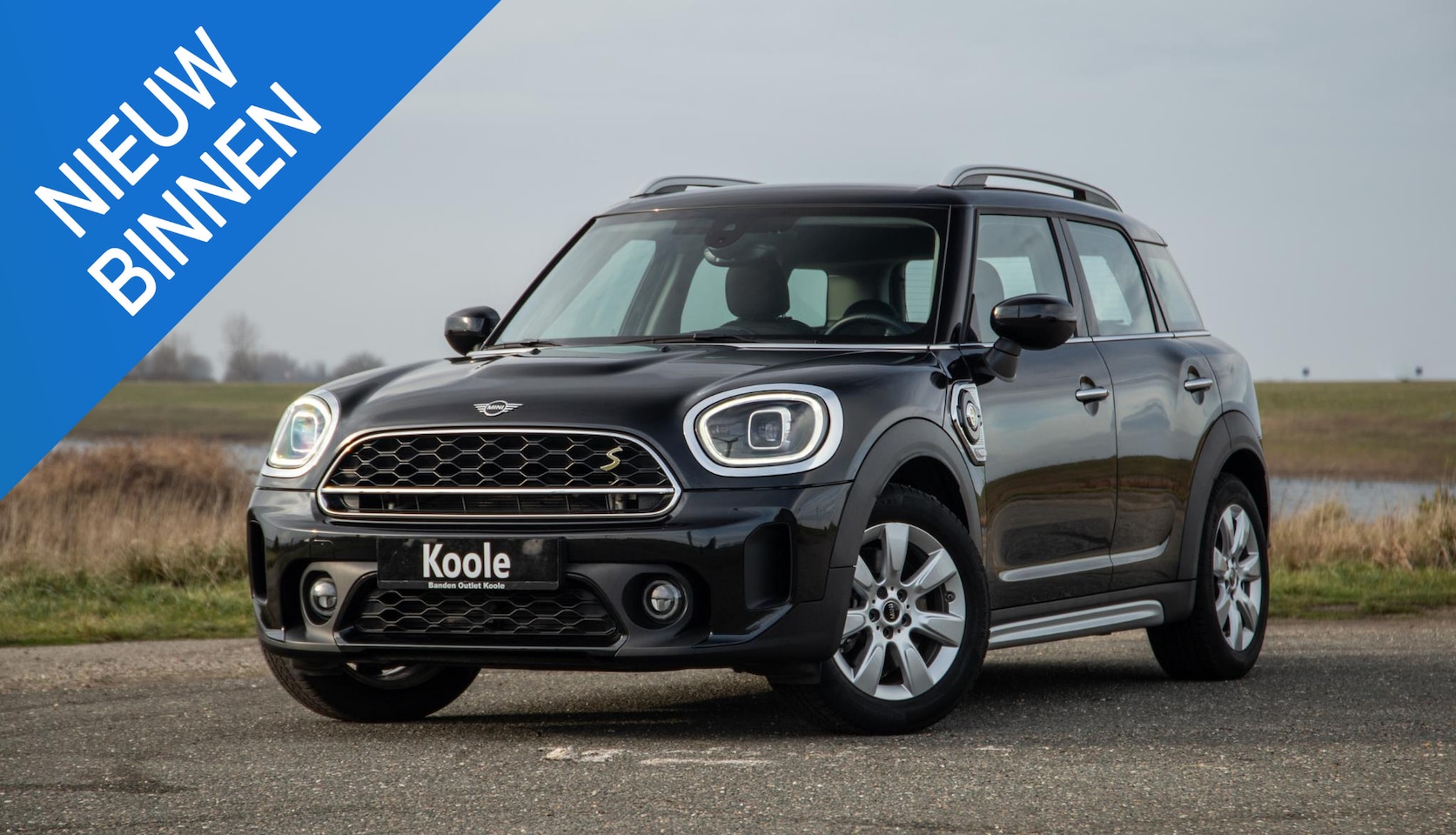 MINI Countryman - Mini 1.5 Cooper S E ALL4 Essential CAMERA / NAVI / CARPLAY / AIRCO / ZWART / STOELVERWARMI - AutoWereld.nl