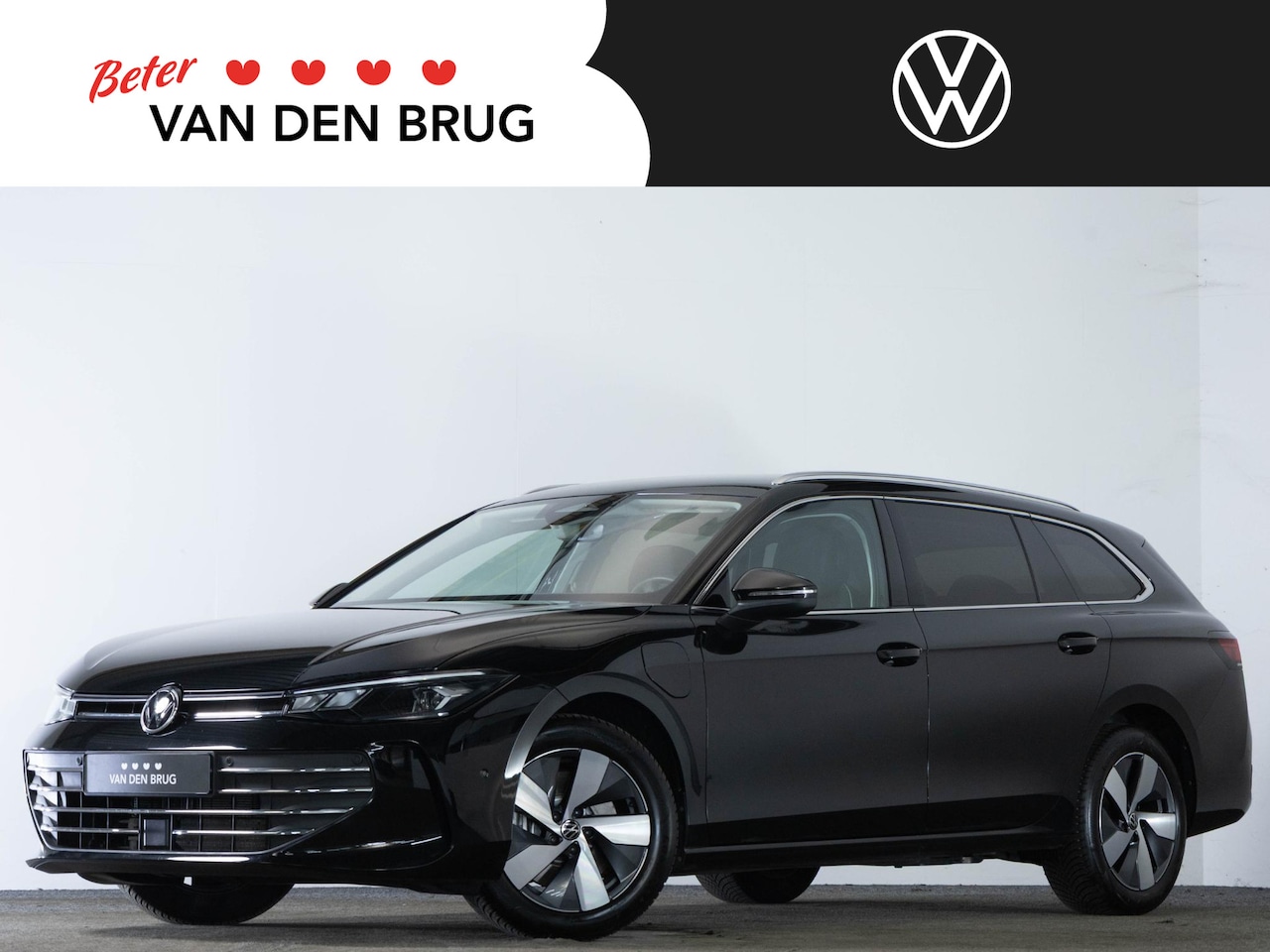 Volkswagen Passat Variant - 1.5 204 PK eHybrid Business | LED | Head-Up | Trekhaak | Side assist | Stoel & Stuurwielve - AutoWereld.nl