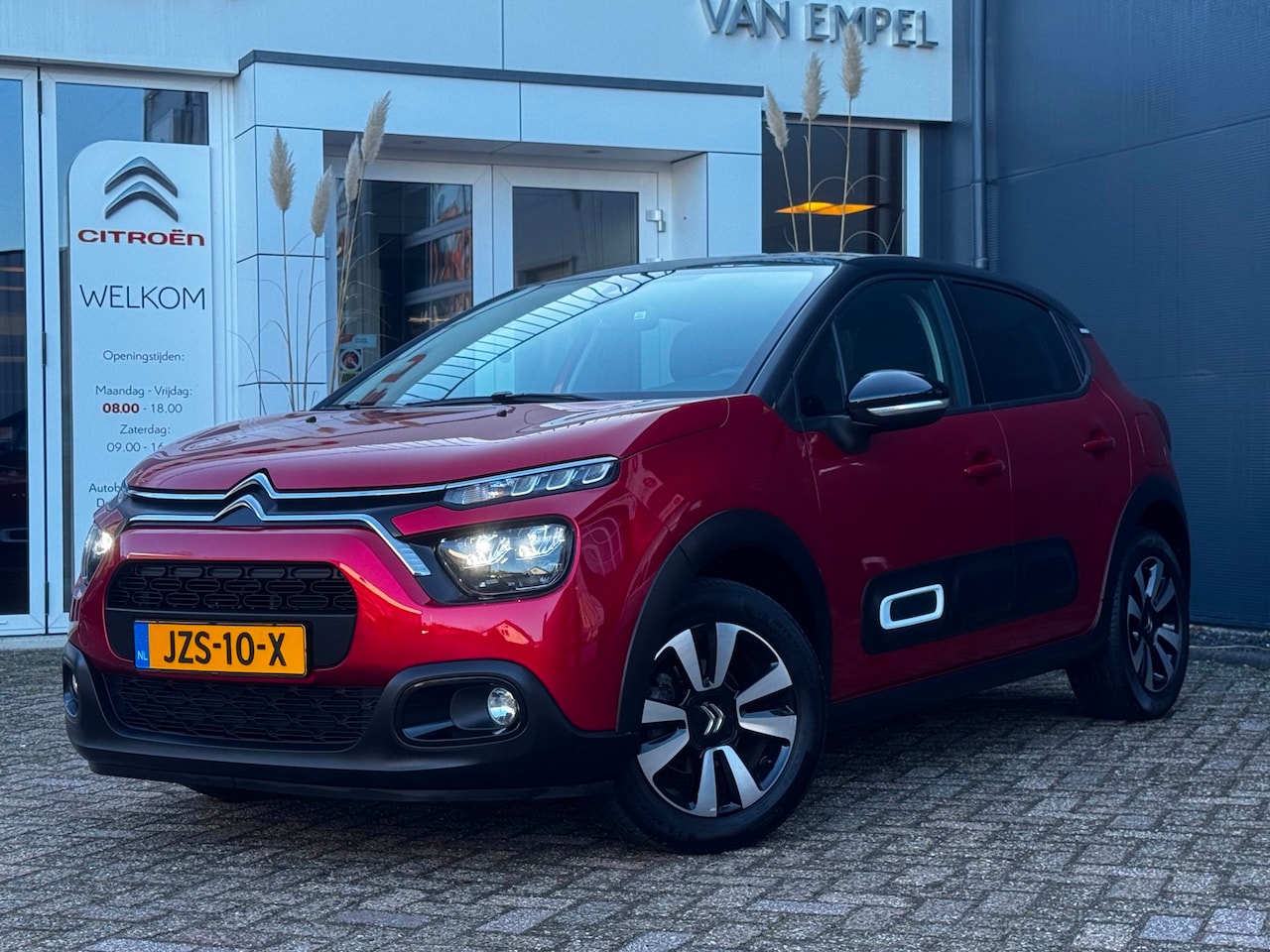 Citroën C3 - 1.2 PureTech Shine | Carplay | Parkeersensoren | Stoelverwarming | Climate control | DAB - AutoWereld.nl