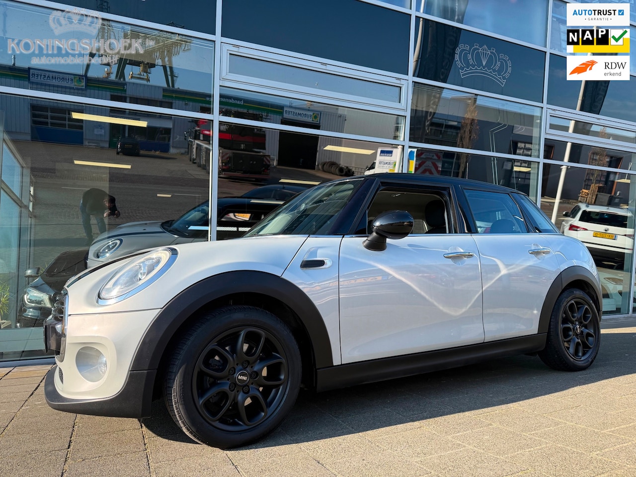 MINI Cooper - 1.5 Pepper Serious Business - AutoWereld.nl