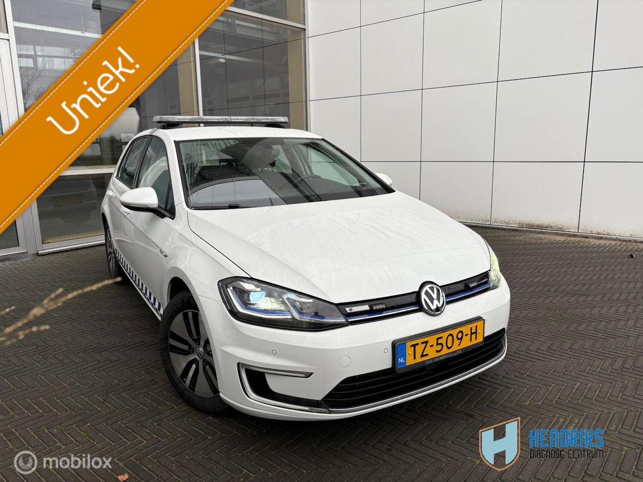 Volkswagen e-Golf - Met zwaailicht - AutoWereld.nl