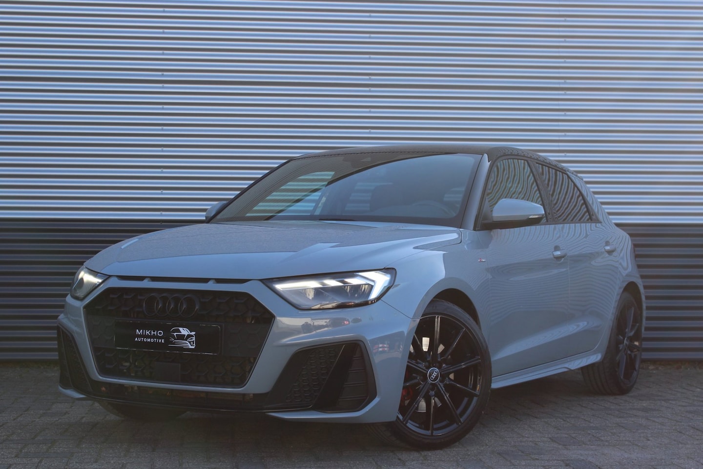 Audi A1 Sportback - 35 TFSI S-Line | Edition one | Camera | Sfeerverlichting | Blackoptik | Keyless | Pfeil gr - AutoWereld.nl