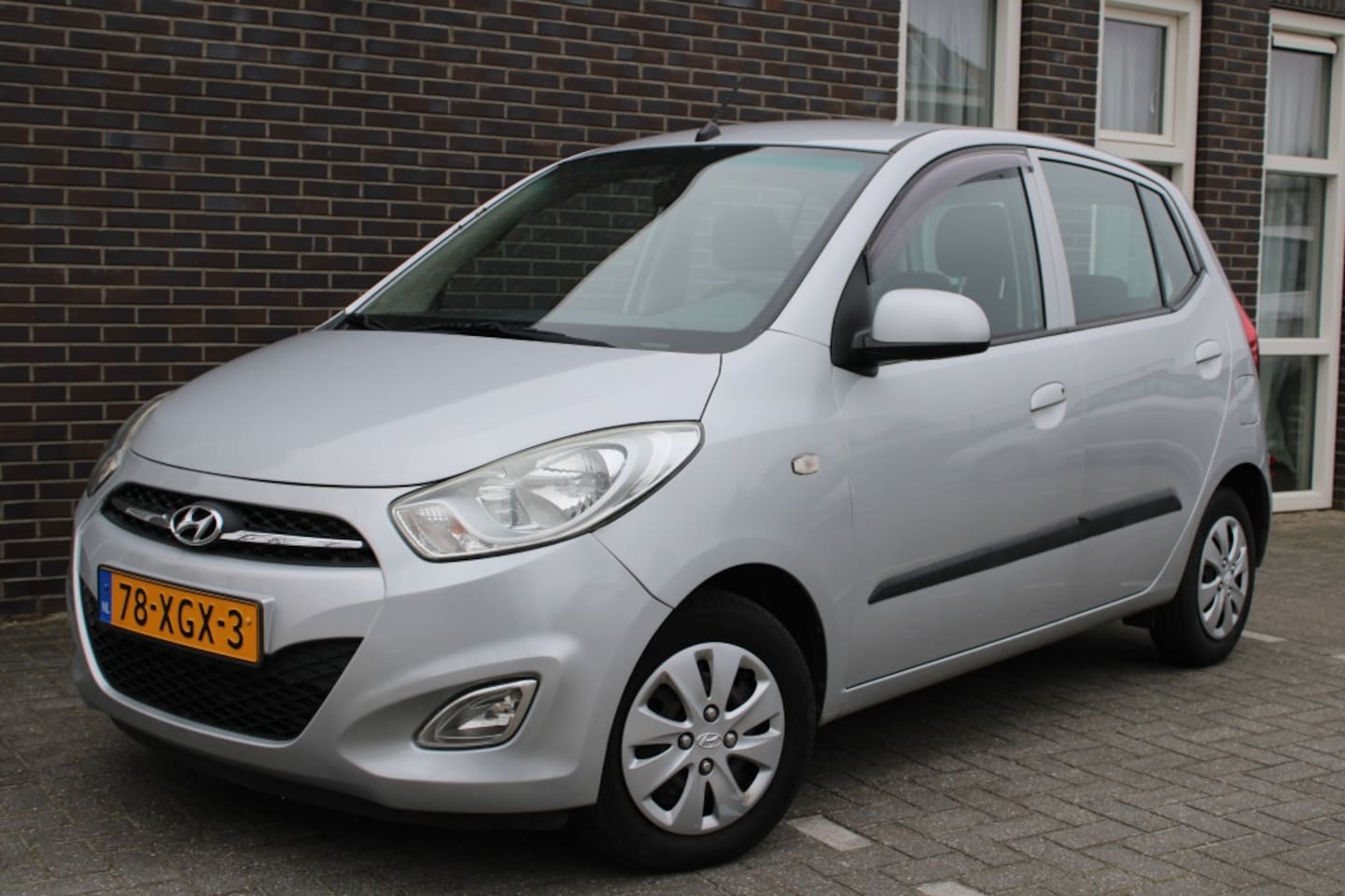 Hyundai i10 - 1.2 Plus-airco-cruise-hoogzit-lage km stand - AutoWereld.nl