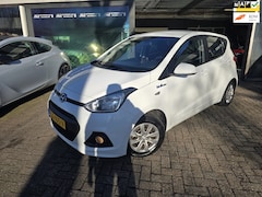 Hyundai i10 - 1.0i i-Motion Comfort | 2E EIGENAAR | 12MND GARANTIE | AIRCO | CRUISE | ELEC RAMEN |