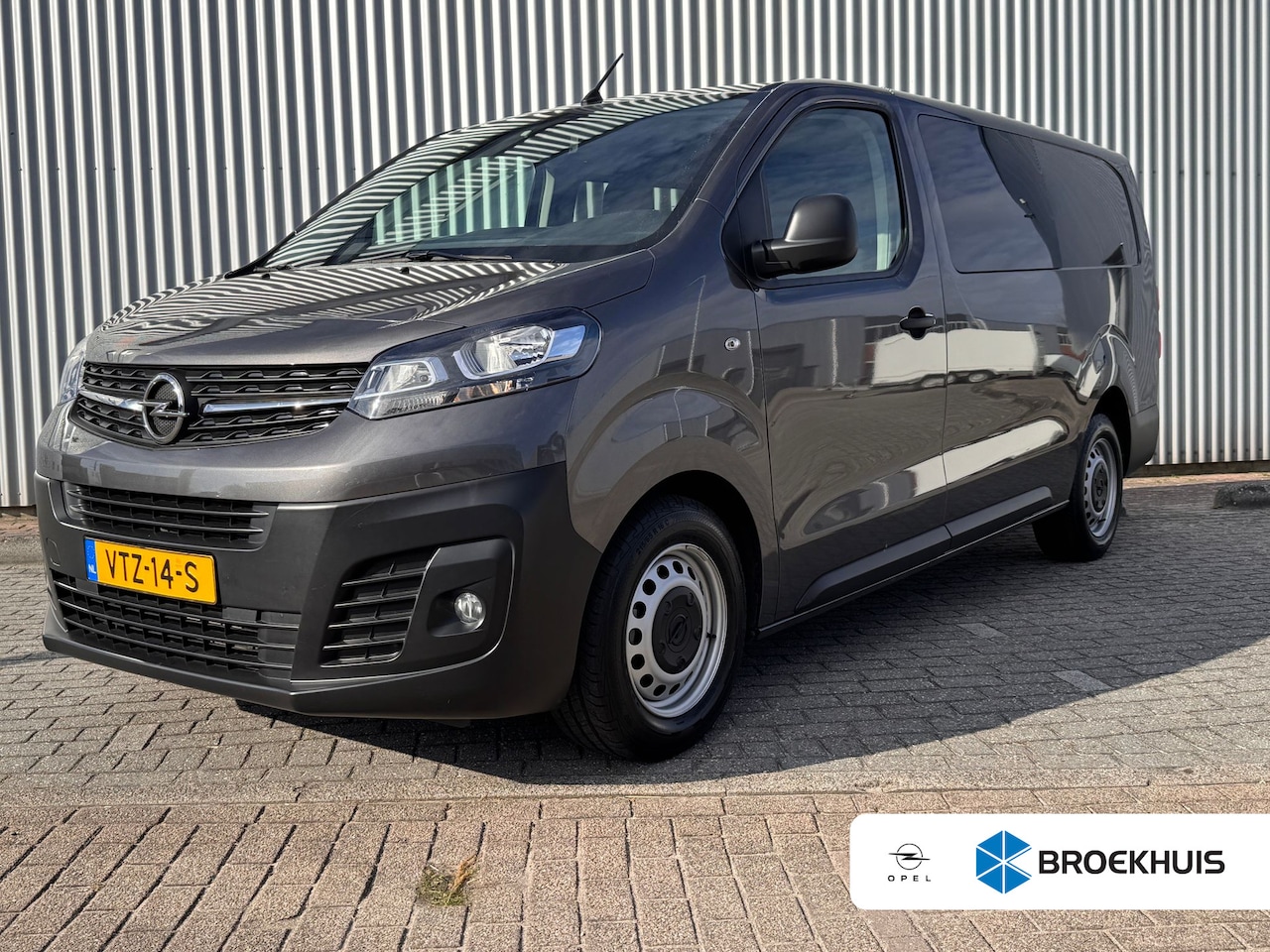 Opel Vivaro - 2.0 BlueHDi 145 S&S L3 DC | Parkeersensoren achter | Achteruitrijcamera | Trekhaak | Armst - AutoWereld.nl