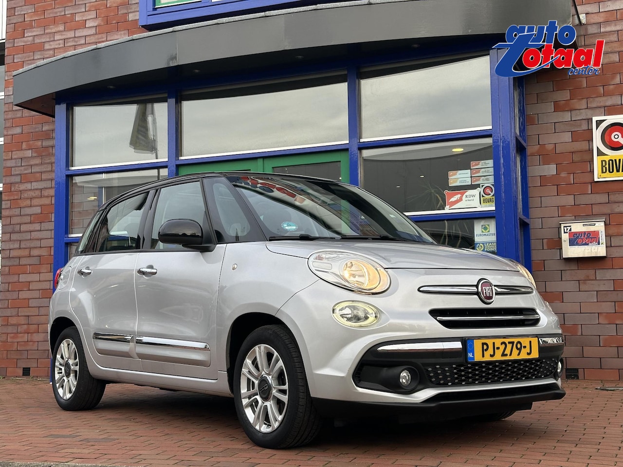 Fiat 500 L - 0.9 TwinAir Lounge |  panoramadak | Navi | Camera - AutoWereld.nl