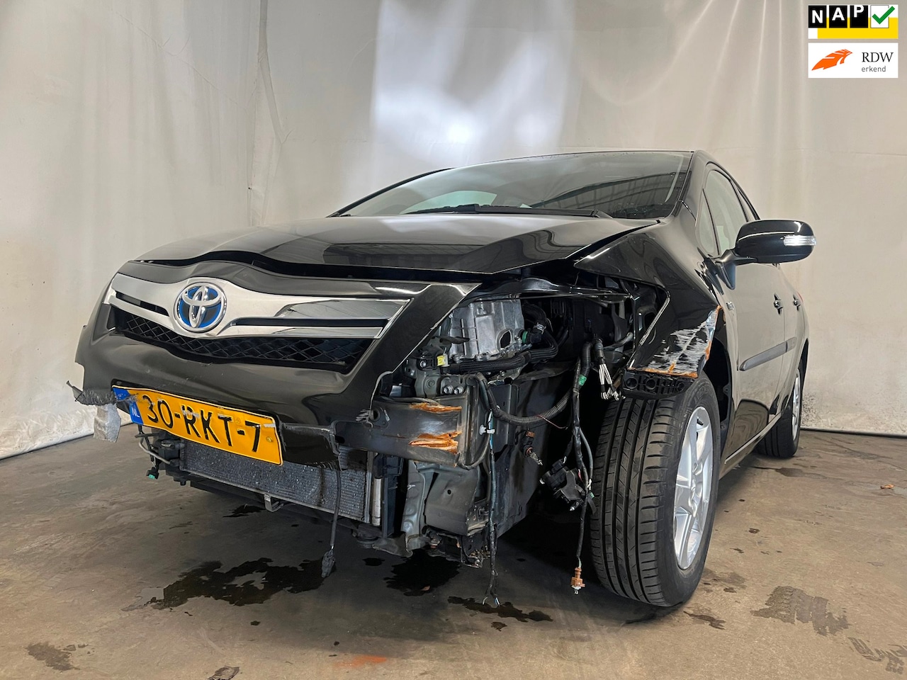 Toyota Auris - 1.8 Full Hybrid Aspiration Schadeauto!! - AutoWereld.nl