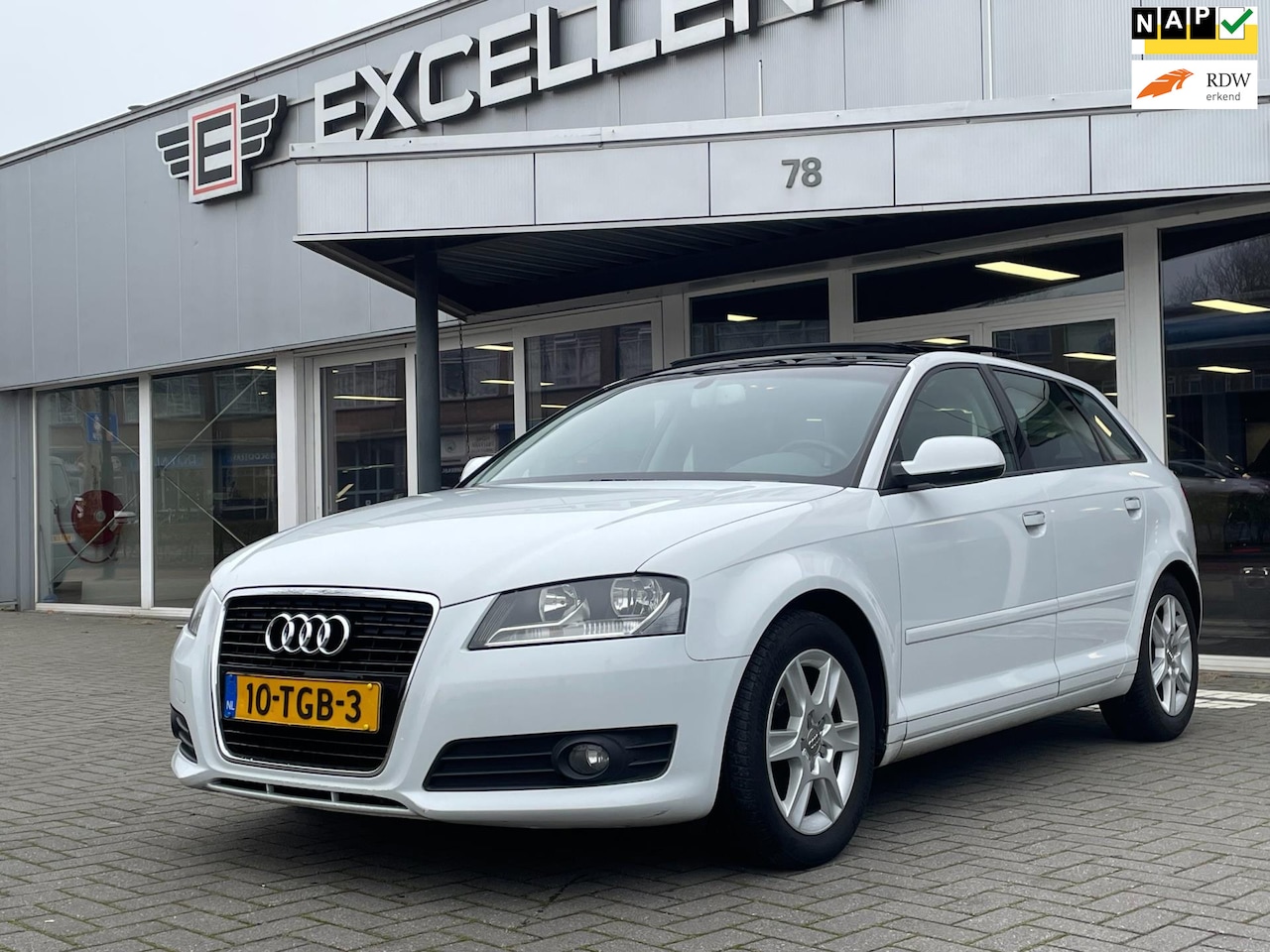 Audi A3 Sportback - 1.2 TFSI Attraction Pro Line | Panoramadak - AutoWereld.nl