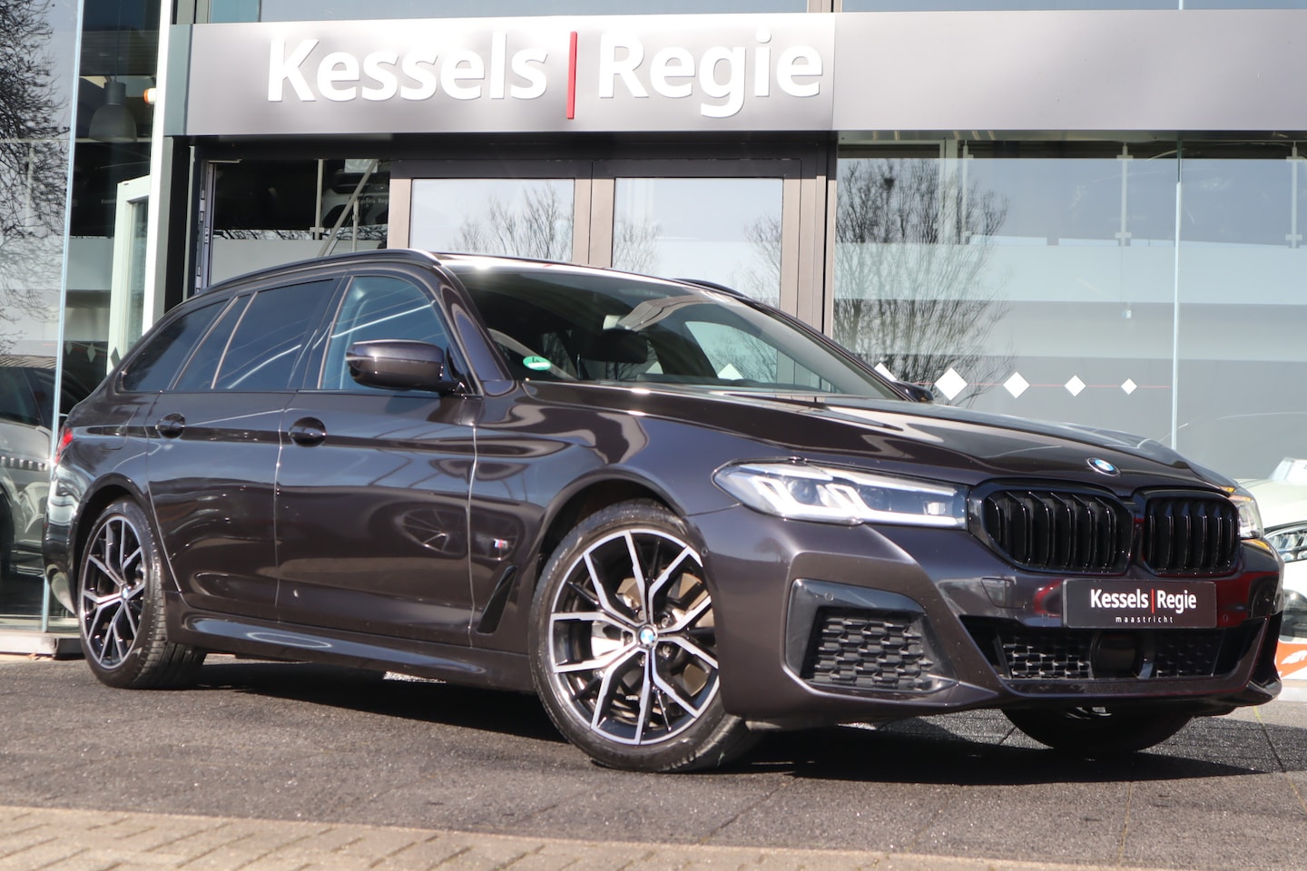 BMW 5-serie Touring - 520i M-Sport Pano Memory ACC Keyless Camera HiFi Comfortstoelen 19” Stuurverwarming - AutoWereld.nl
