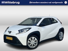 Toyota Aygo X - 1.0 VVT-i MT Play / App connect / Camera / Cruise controle / Stoelverwarming / P4