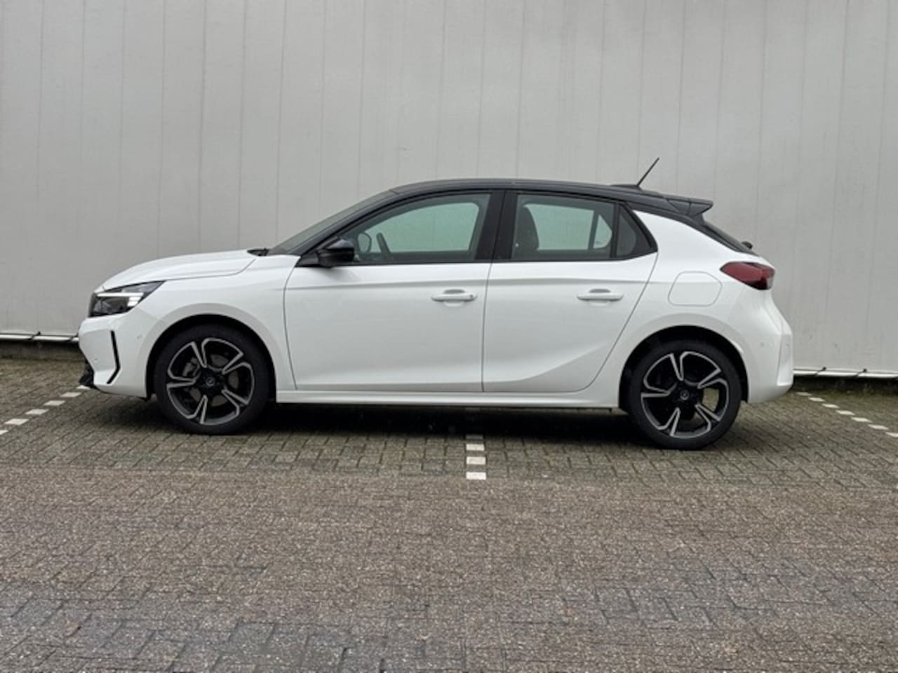 Opel Corsa - 1.2 Turbo GS-Line met Camera, CarPlay, Dodehoek, LED - AutoWereld.nl