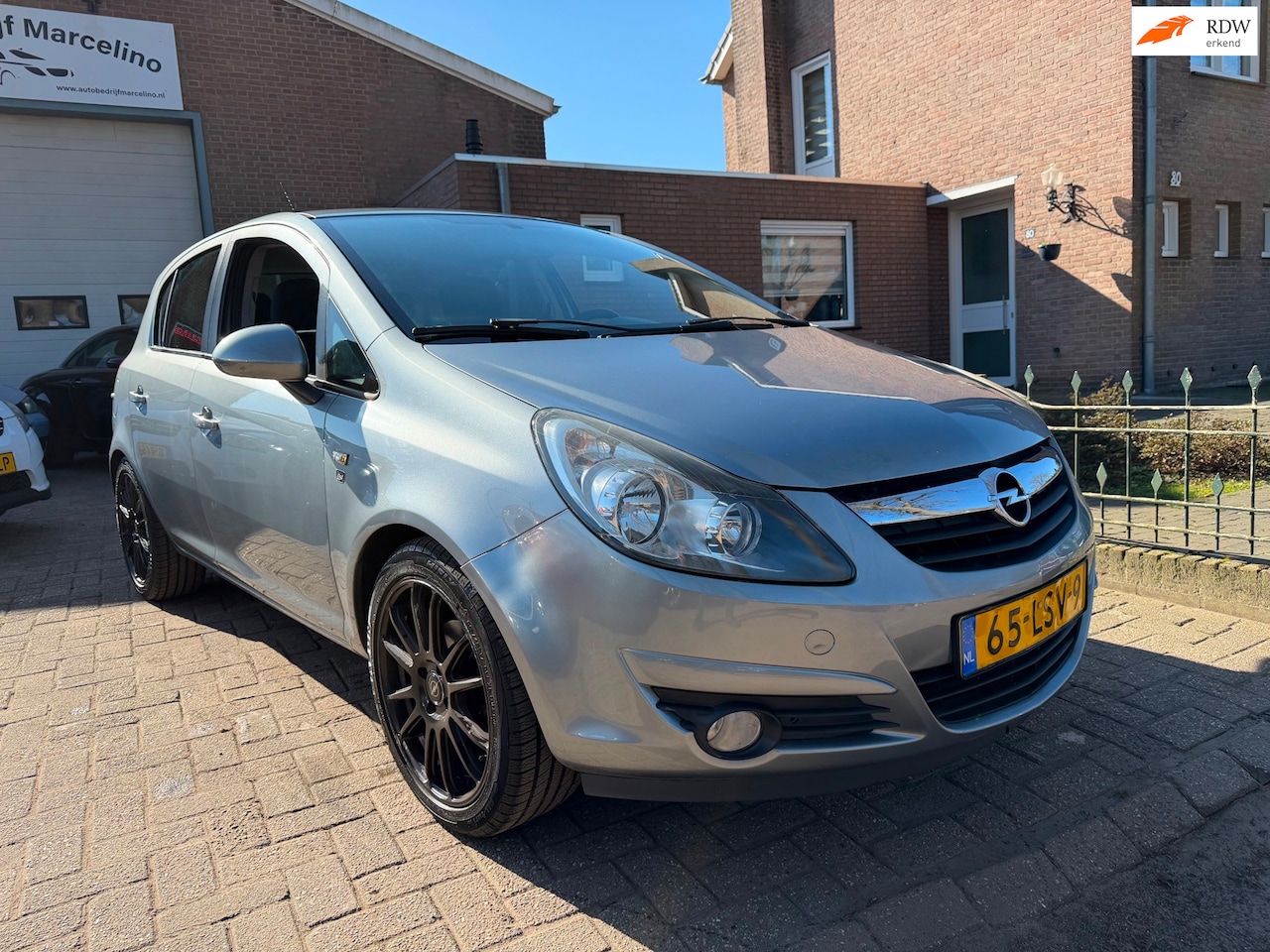 Opel Corsa - 1.4-16V '111' Edition 1.4-16V '111' Edition - AutoWereld.nl